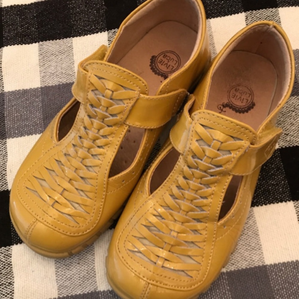 L&L mustard ToiToi
